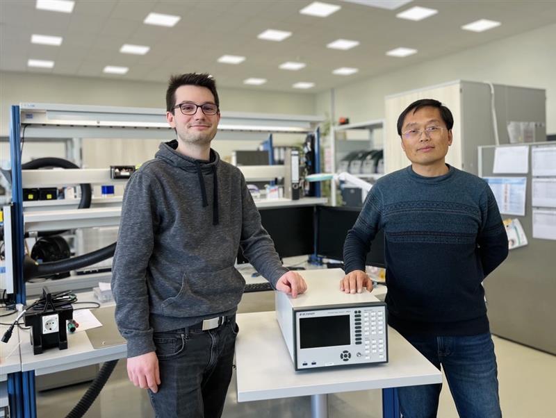 Nei Xu and Arian Woldach Servicetraining at ZES ZIMMER